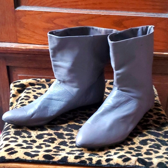 Nine West Shoes - 👢GRAY 9WEST BOOTIES 👢 SIZE 8